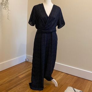 Adorable flowy jumpsuit with pockets!